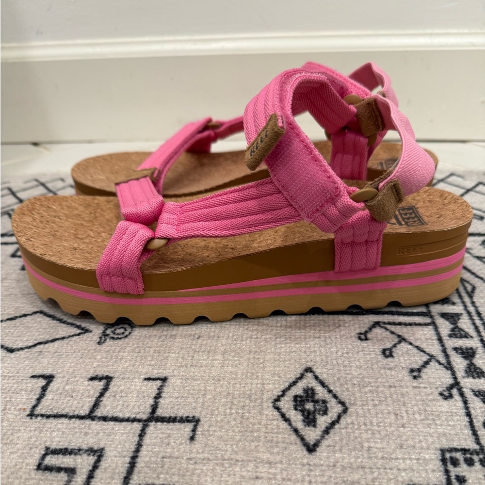 Reef Teva-style platform, 9.5